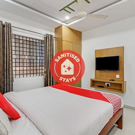 Oyo28303耶什舒适酒店 马迪凯里 外观 照片